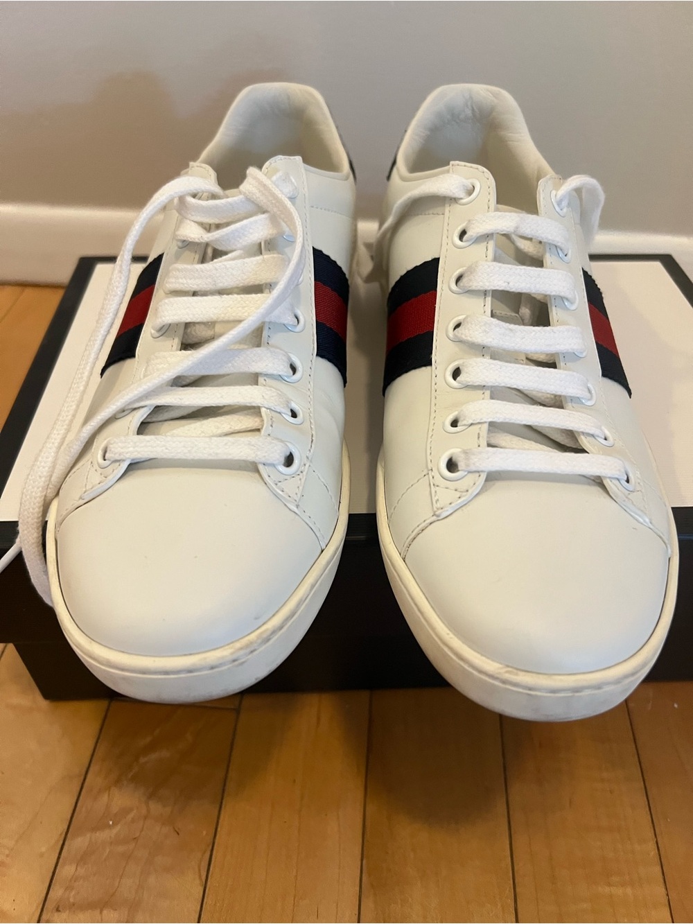 Gucci White Leather Low-Top Sneakers with Red & Navy Web Stripe- 36.5/6.5 - Picture 3 of 8
